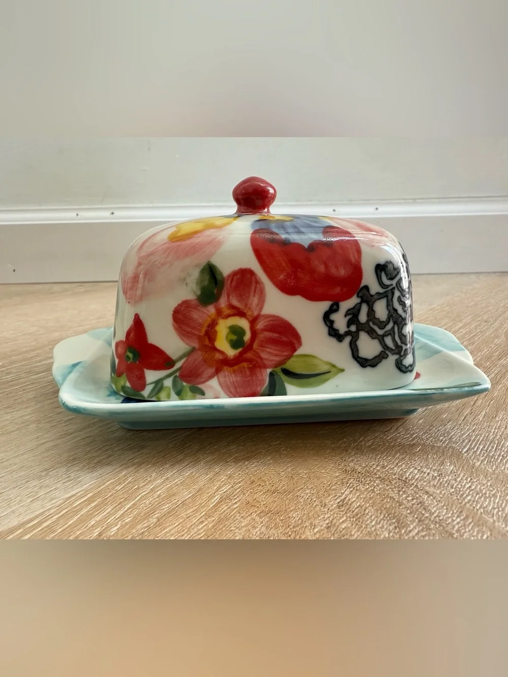 Anthropologie Hand-Painted Amaryllis covered butter dish vibrant floral motif